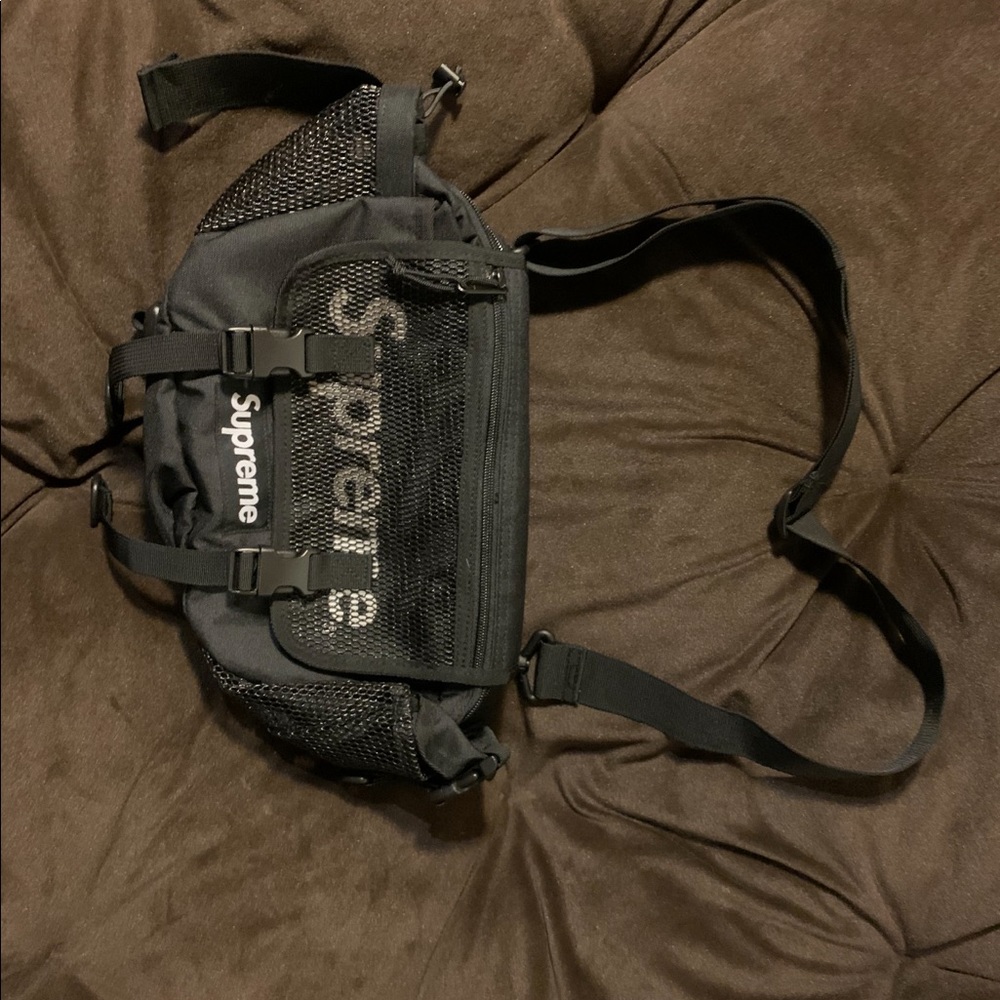 Supreme
Waist Bag 
“SS 20”